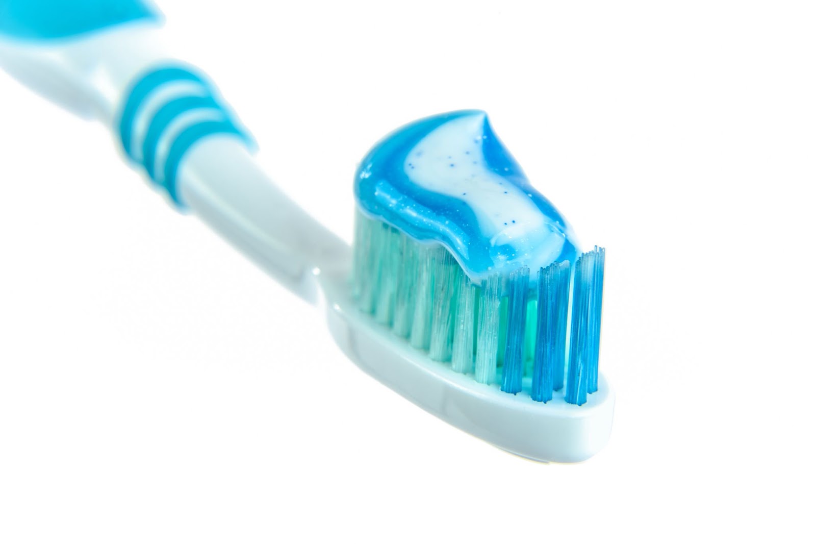 Unexpected Ways to Use Toothpaste | LeMars Dentistry